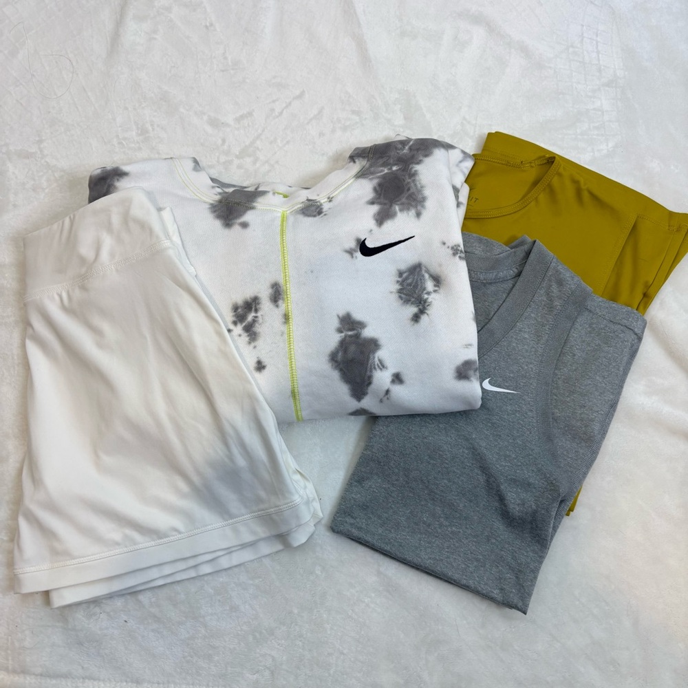 Nike Women’s Lot Sweatshirt Tank Top Skort Size Small White Gray Tie-Dye
